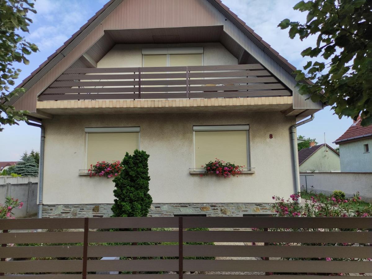 Molnar Vendeghaz Apartment Bük Exterior foto
